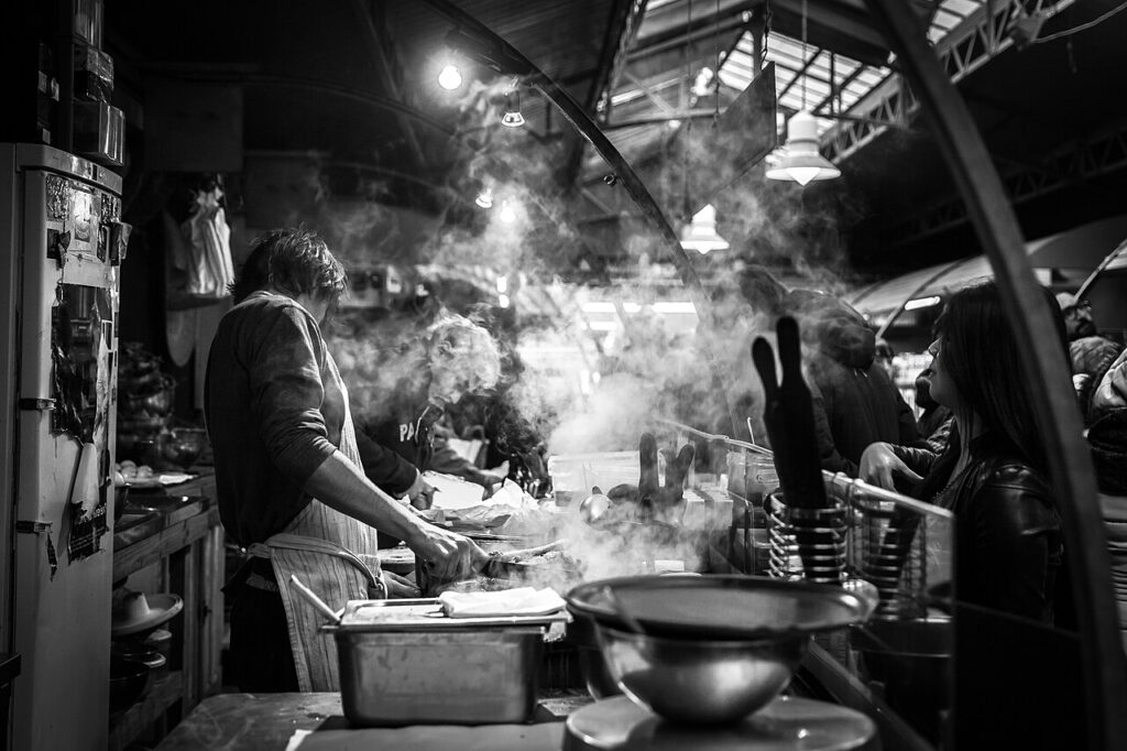 food service supervisor jobs in Canada - kitchen staff preparing food