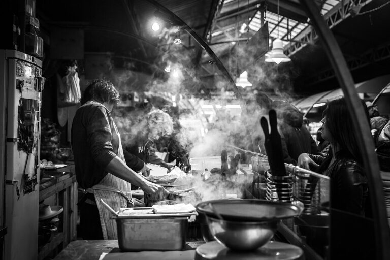 Food Service Supervisor at Oak & Barrel, Kamloops BC (LMIA Requested)