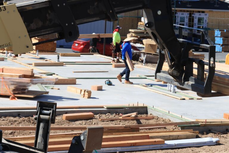Carpenter at MAHIL DRYWALL LTD., Surrey BC (LMIA Requested)