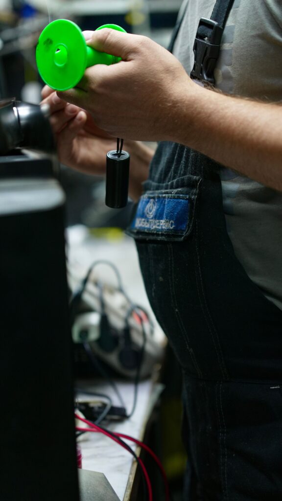 wiring electrician jobs in Edmonton - electrician working