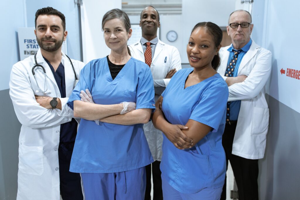 community staff nurse jobs in Royston - nurse providing care in a clinical setting